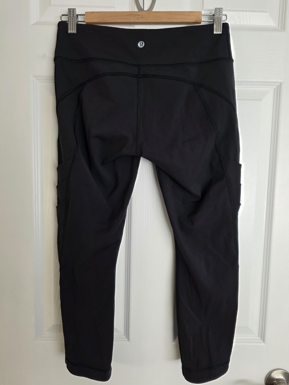 Lululemon Black Athletic Capri Leggings with Small  Side Pockets